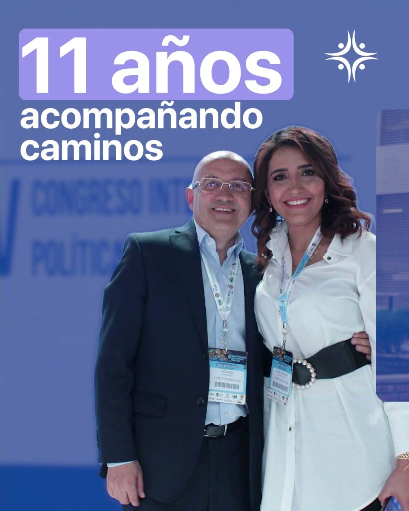 11 años no se cuentan solamente en tiempo. Se cuentan en historias. 🎓

👩‍🏫En docentes que decidieron seguir formándose.
